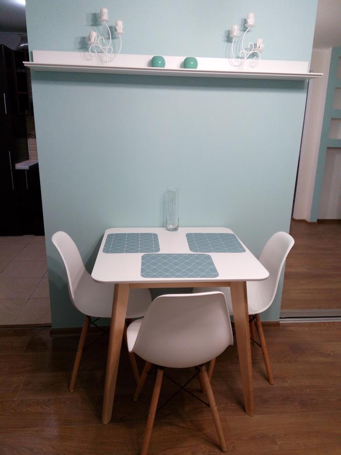 Two-Bedroom Apartment In The Center Khmelʼnytsʼkyy Zewnętrze zdjęcie