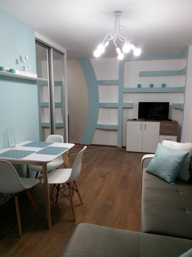 Two-Bedroom Apartment In The Center Khmelʼnytsʼkyy Zewnętrze zdjęcie